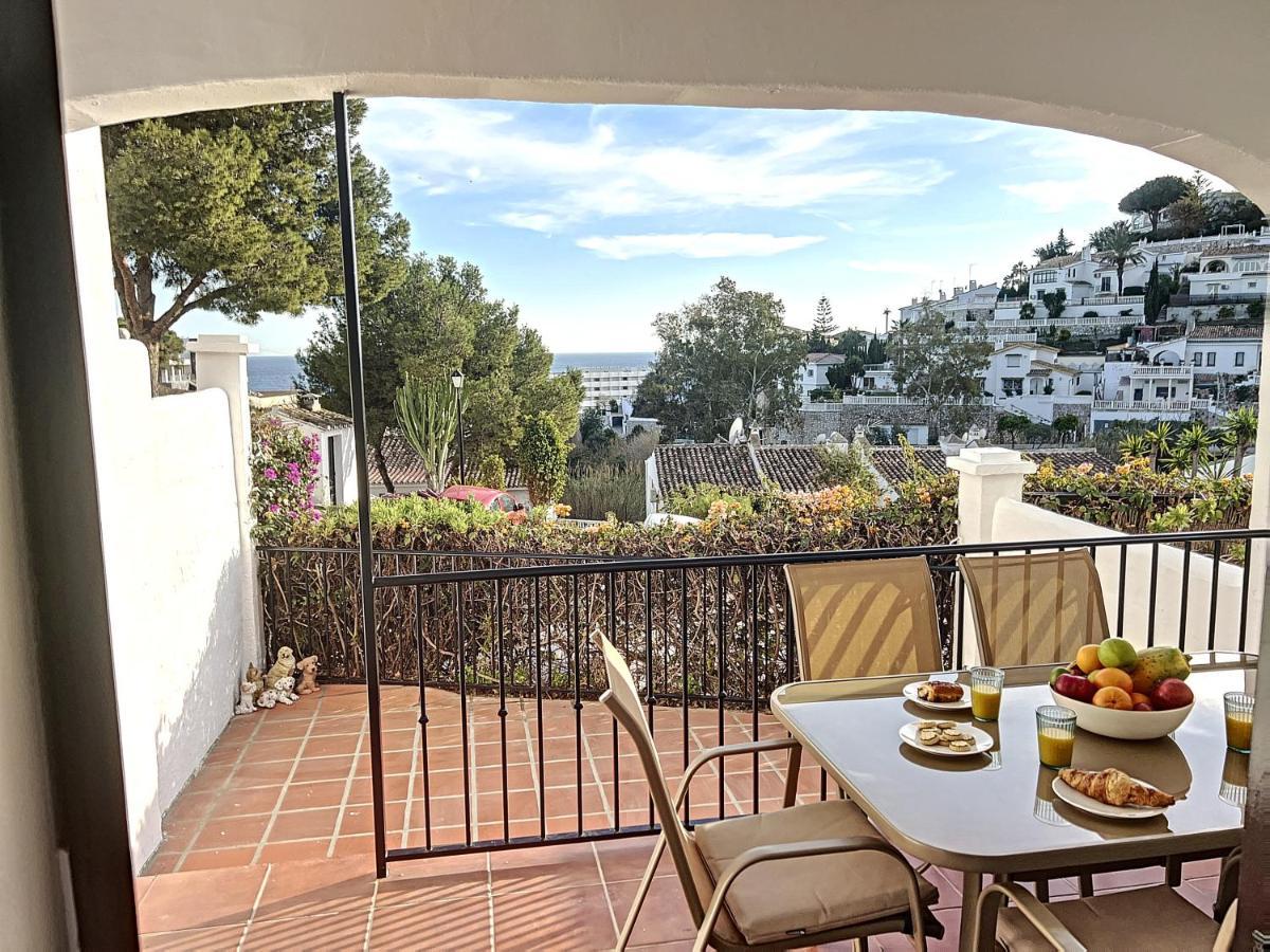 Agradable Adosado Con Piscina La Hidalga Villa Benalmádena Buitenkant foto
