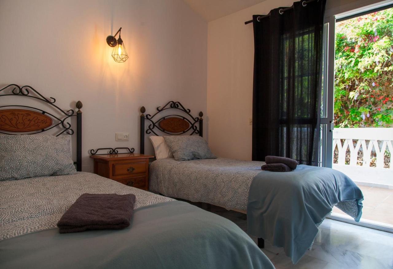 Agradable Adosado Con Piscina La Hidalga Villa Benalmádena Buitenkant foto